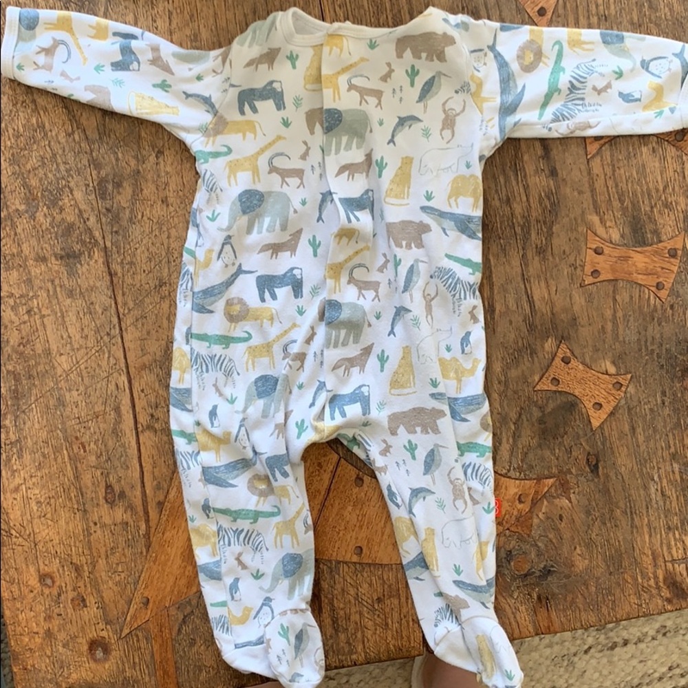 Magnificent Baby onsie size 6-9 mo